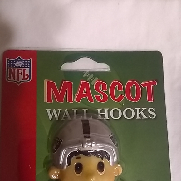 Mascot Wall Hooks Raider's - Picture 3 of 8